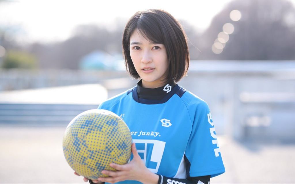 Tony Adams chỉ trích Arteta về vấn đề đội trưởng Arsenal